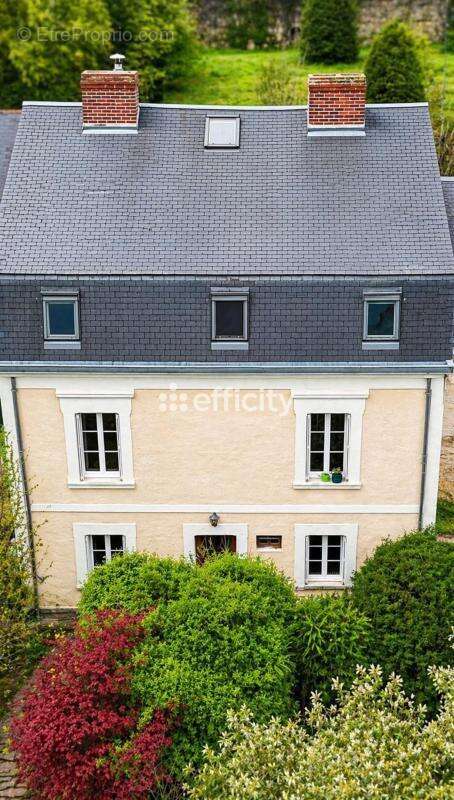 Maison à NEUILLE-PONT-PIERRE