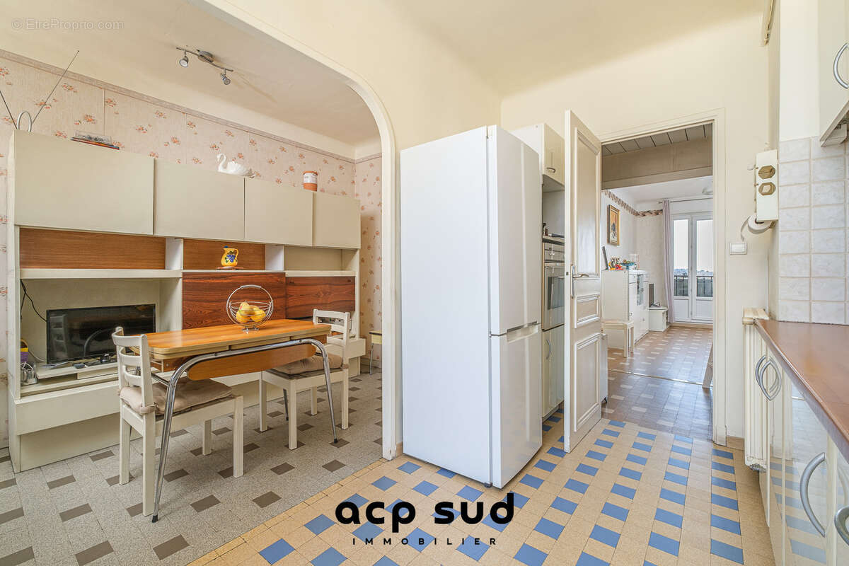 Appartement à MARSEILLE-5E