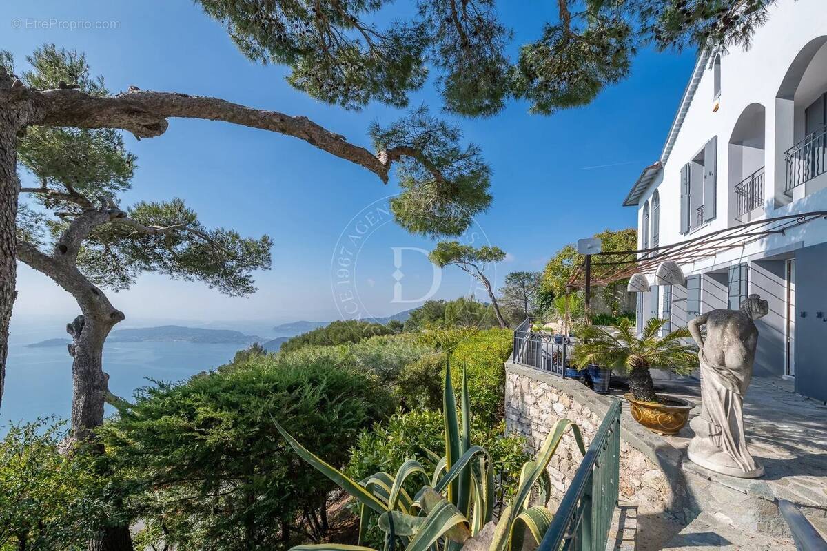 Maison à EZE