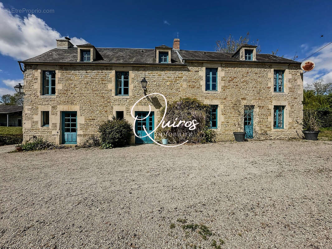 Maison 234 m² à Fontenay-Le-Pesnel  - photo 4