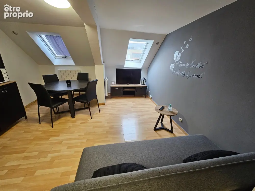 Immeuble  de rapport - 3 appartements dont 1 avec cour - En bon état général. - photo 5