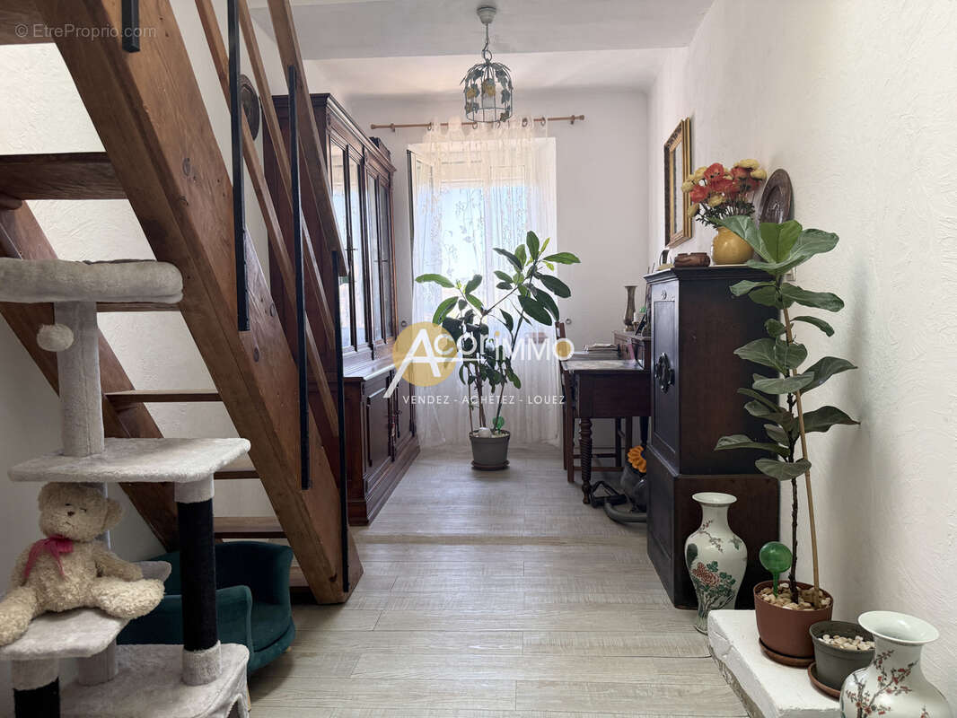 LA GARDE ,5 pièces 153 m2, Esprit maison, Jardin, Cave et Garage. - photo 12