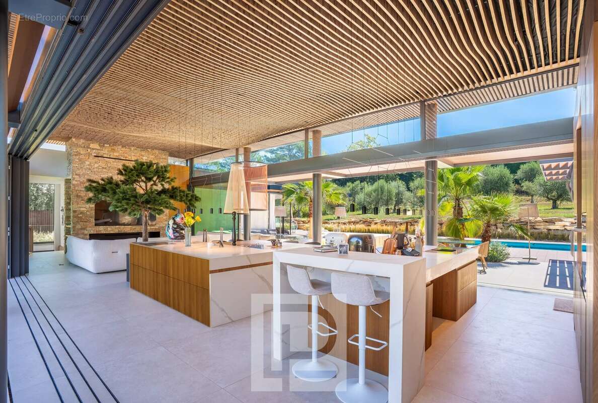 Propriété contemporaine d’exception au cœur d’un domaine privé - photo 6