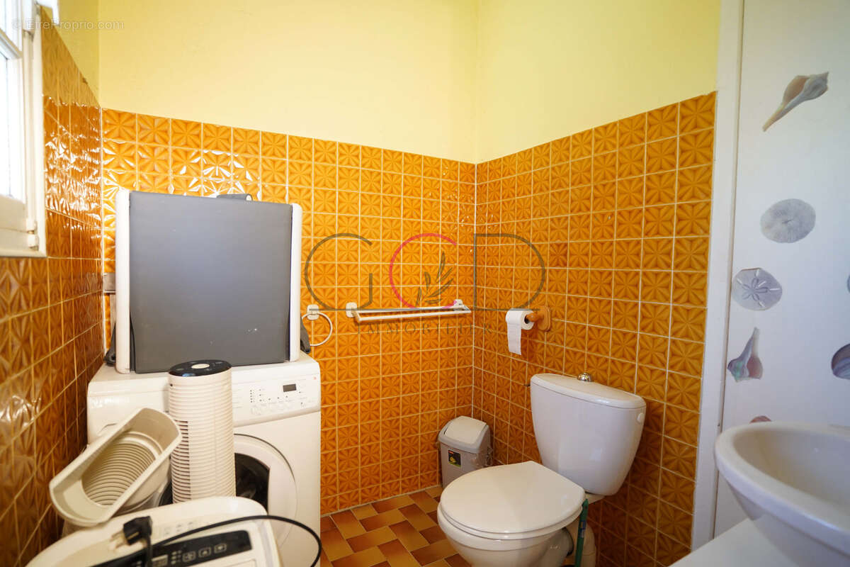 Maison à VENTABREN