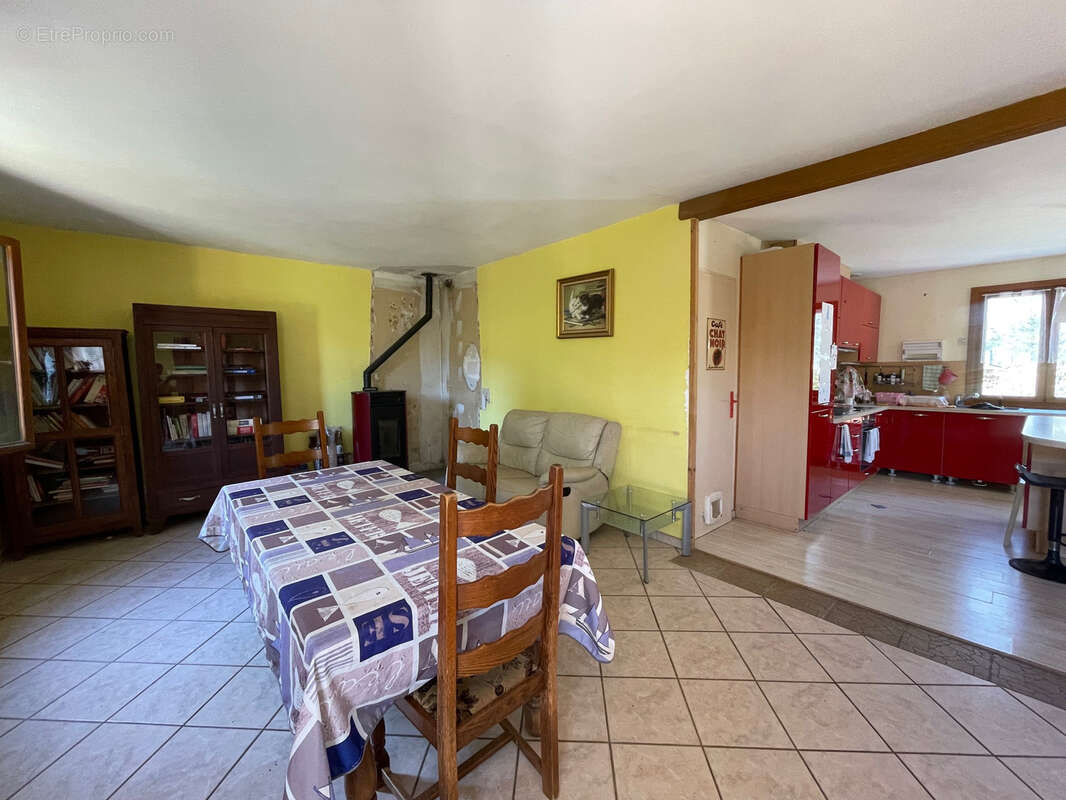 Maison à CHARTRONGES