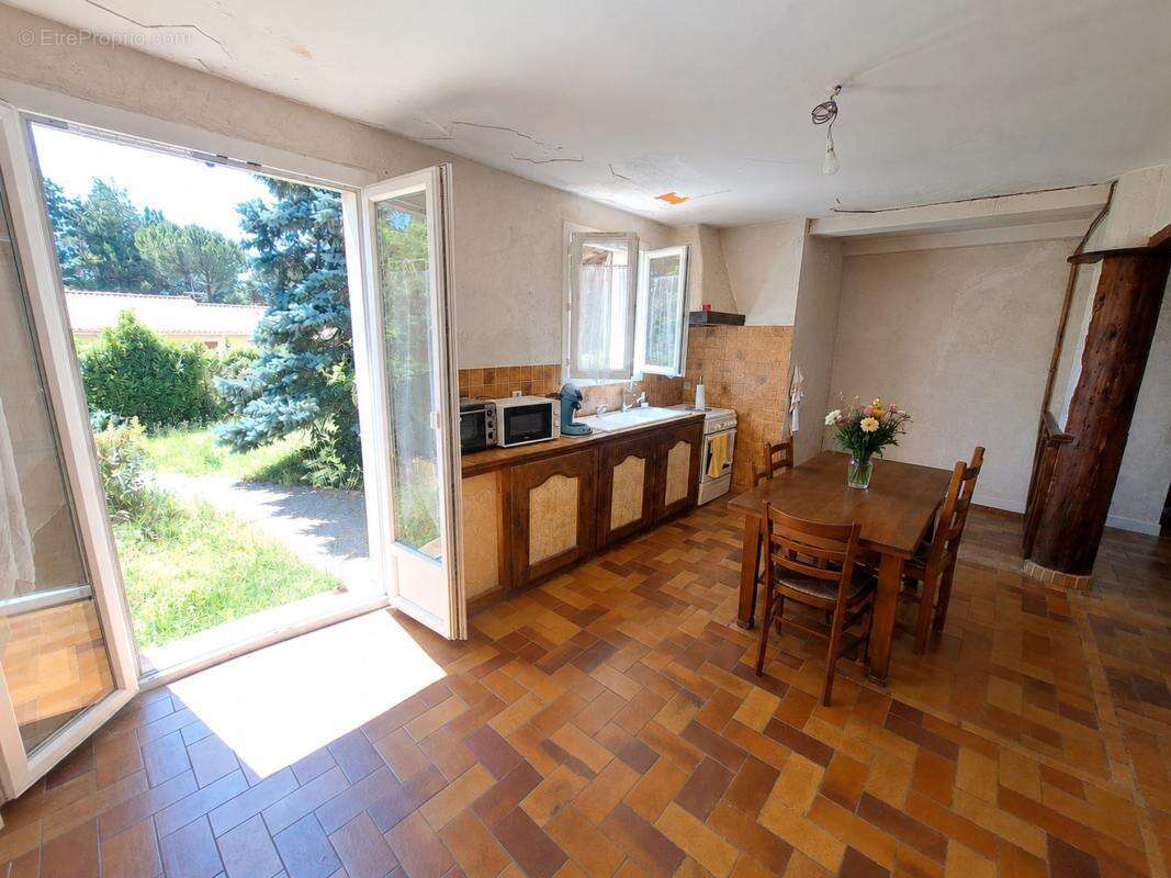 Maison 100 m² à Venelles  - photo 4