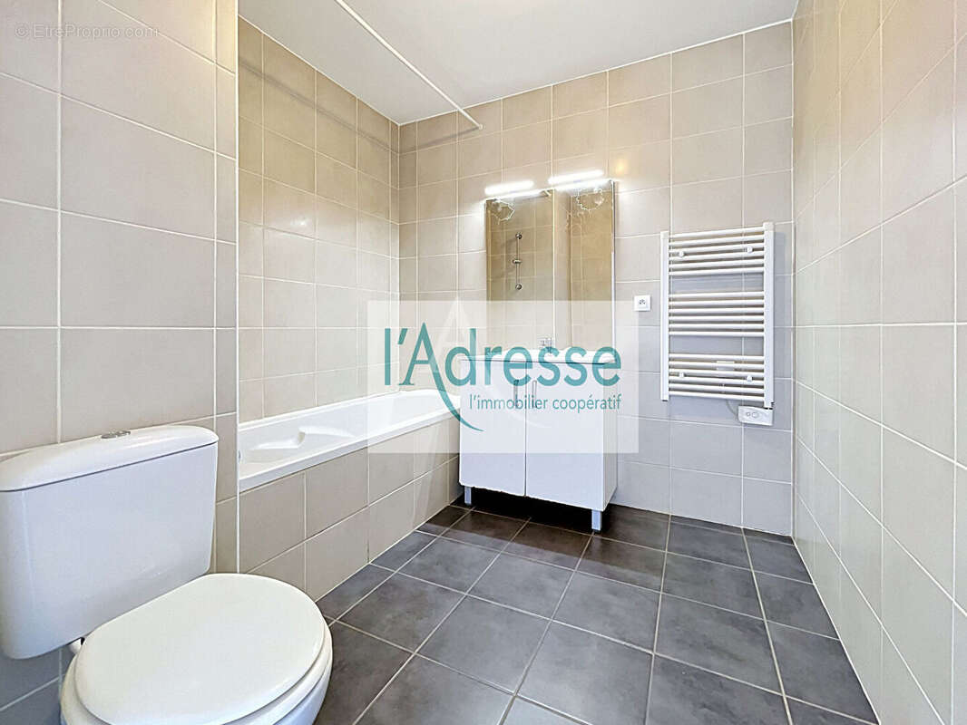 2 pièces Antibes Etage élevé avec 2 parkings sous-sol - photo 7