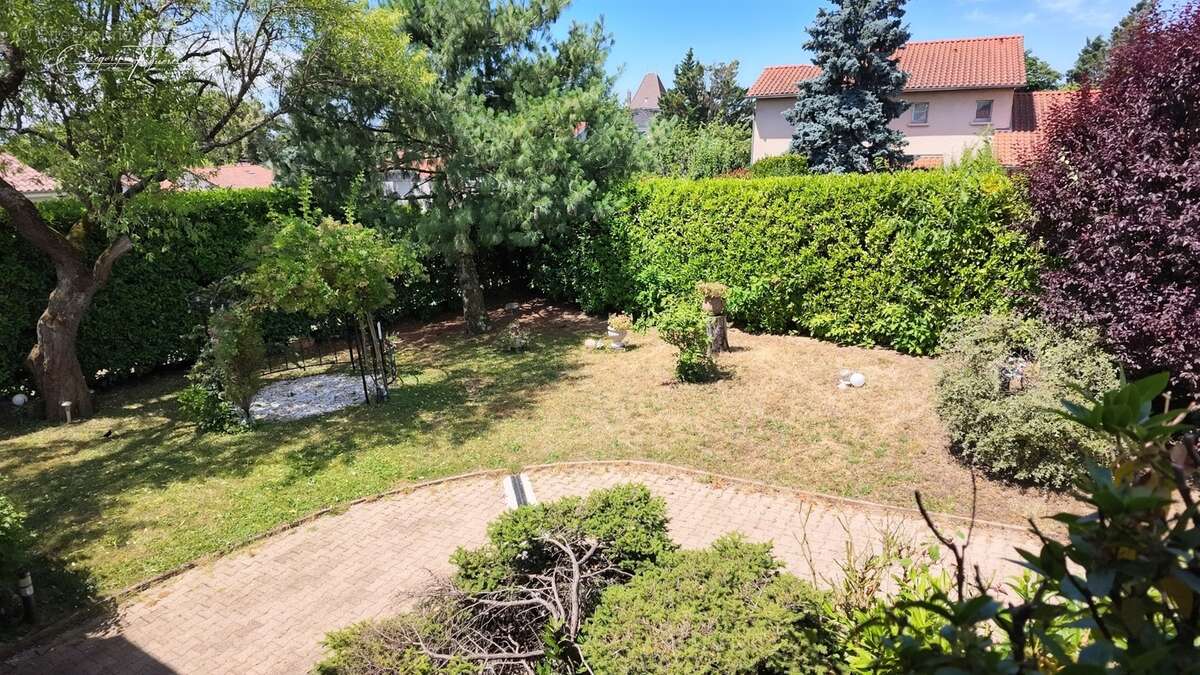 CHAPONOST – Élégante maison familiale avec possibilité de deux logements indépendants – Terrain de 802 m² - photo 19