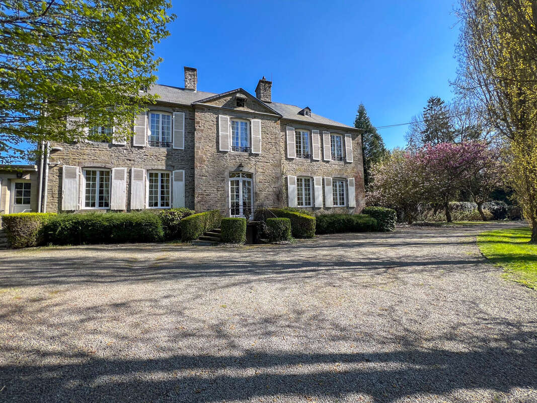 Maison à SAINT-PIERRE-DU-REGARD