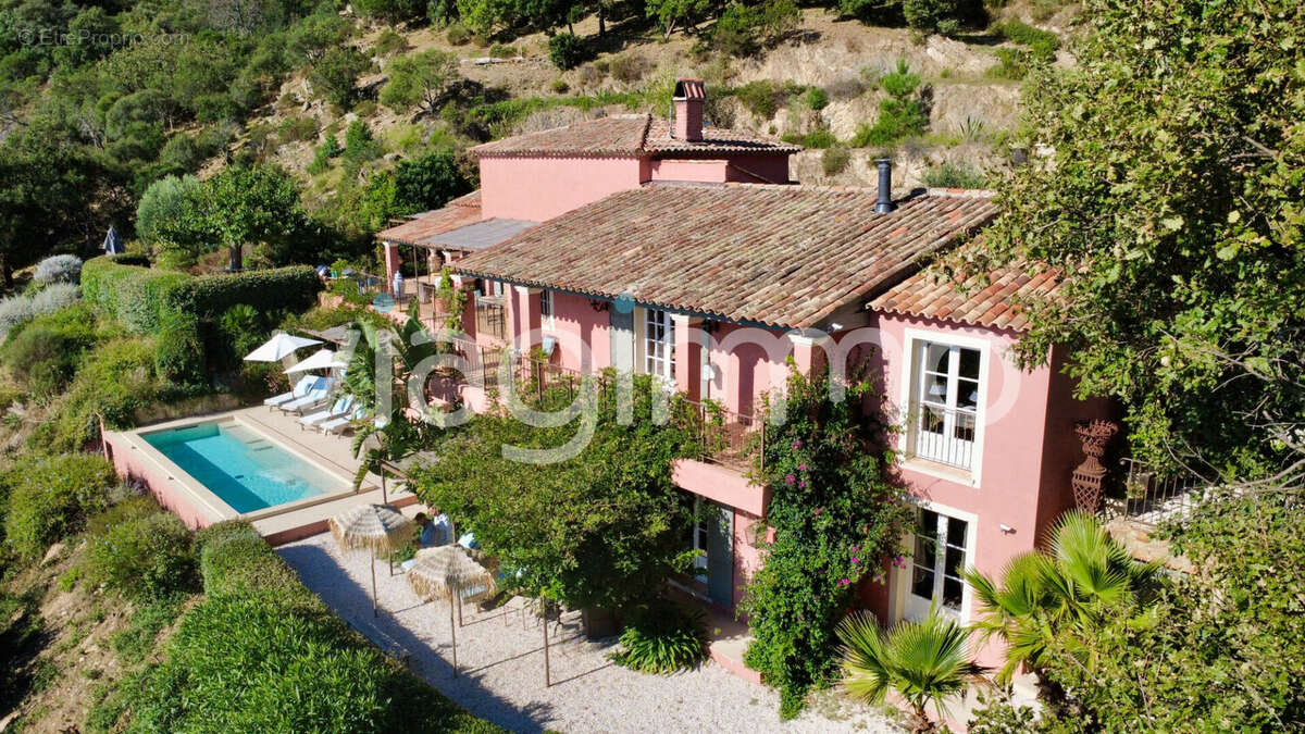 Demeure de prestige La Garde Freinet 6 pièce(s) 315 m2 - photo 3