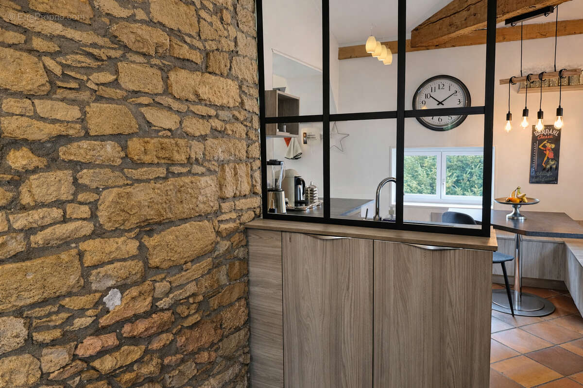 Appartement à COLLONGES-AU-MONT-D'OR