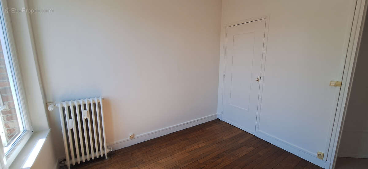 Superbe Appartement T3 Lumineux - Vue Imprenable sur l'Hôtel de Ville d'Amiens - photo 7