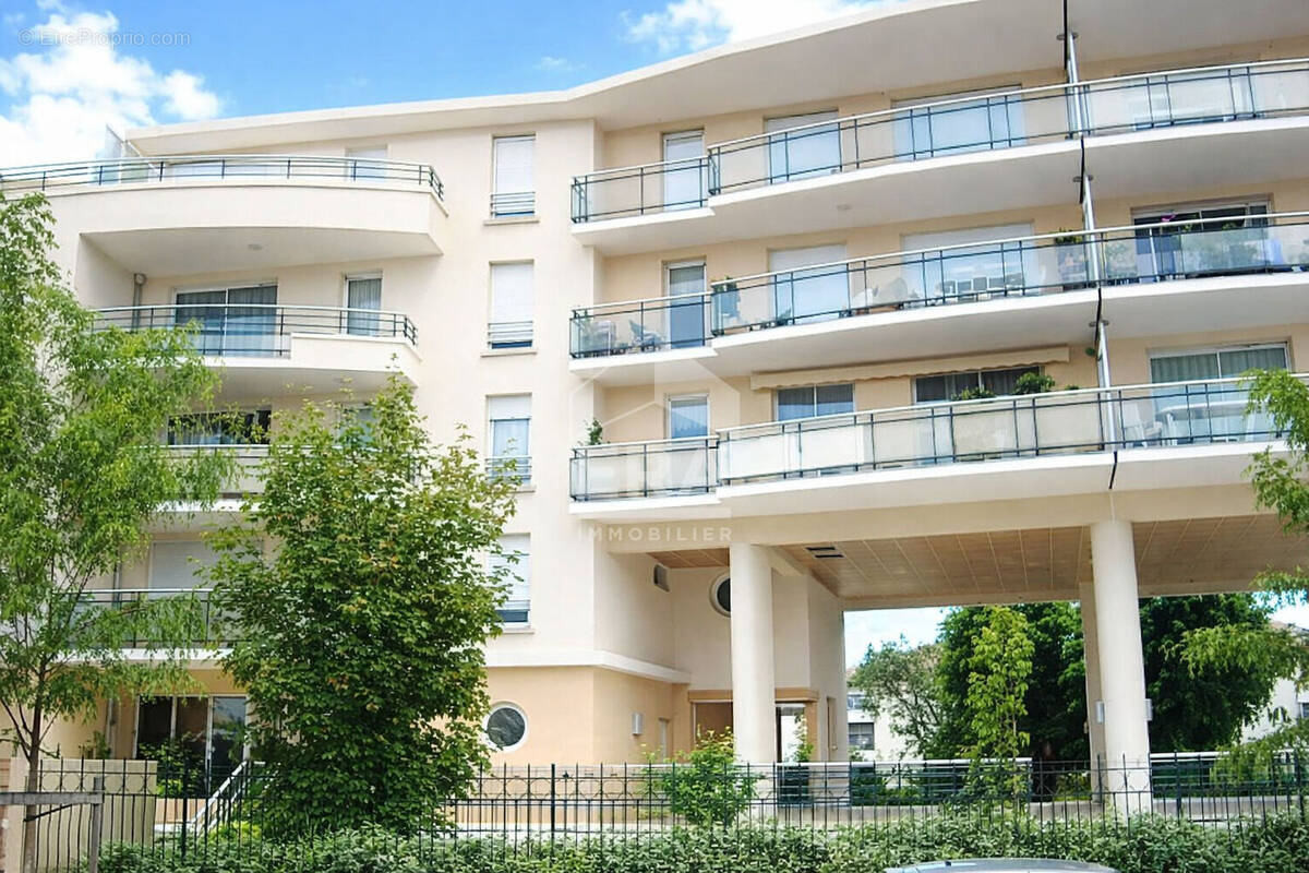 Autre à CLERMONT-FERRAND