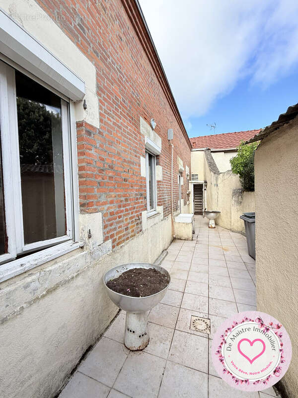 Maison 93 m² à Viglain  - photo 7
