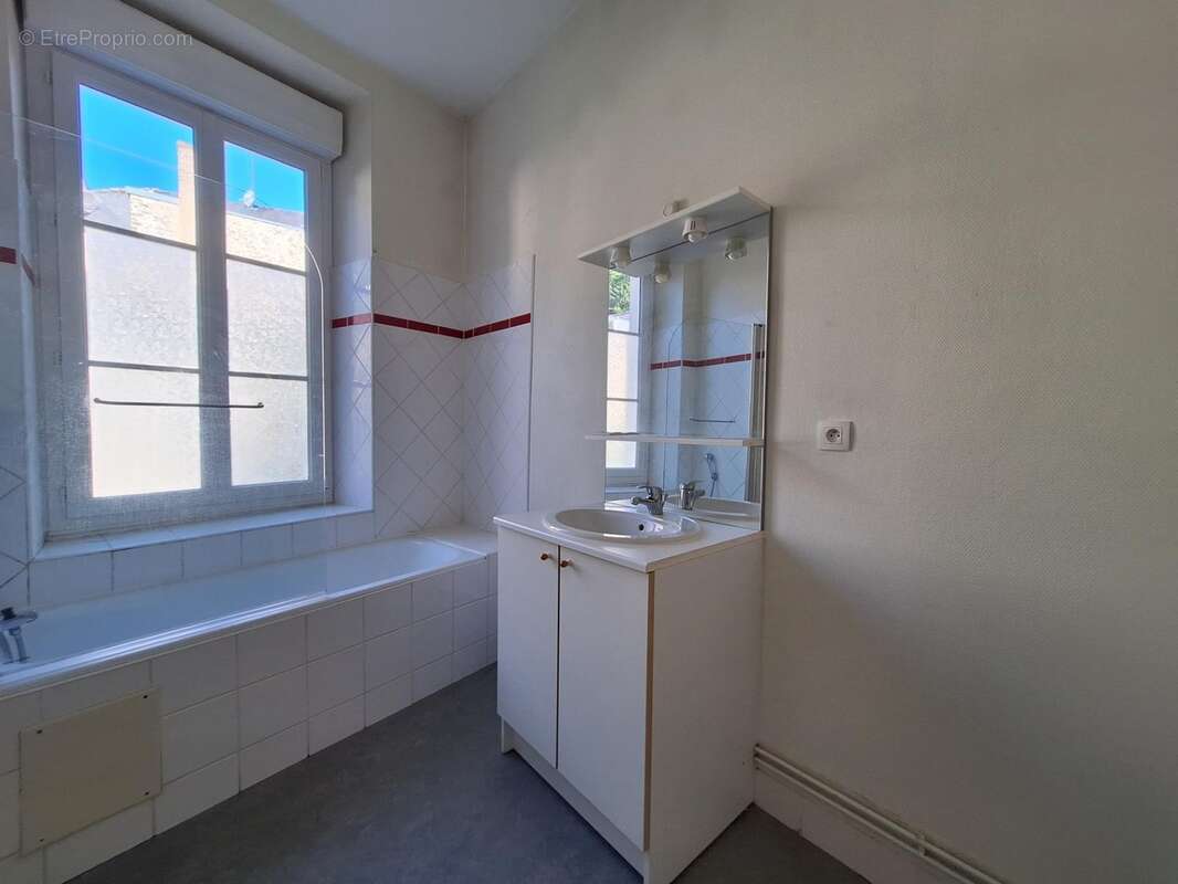 Appartement à vendre 5 pièces LAVAL CENTRE (53) - photo 6