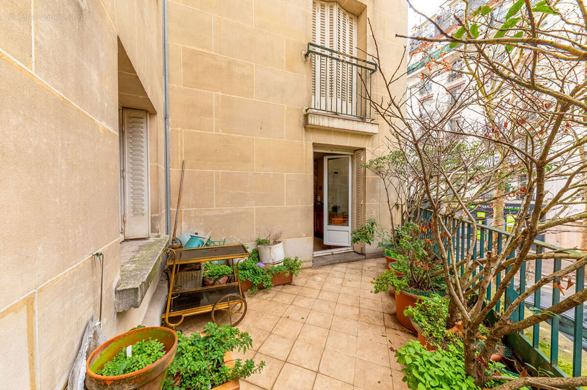 Appartement à PARIS-15E