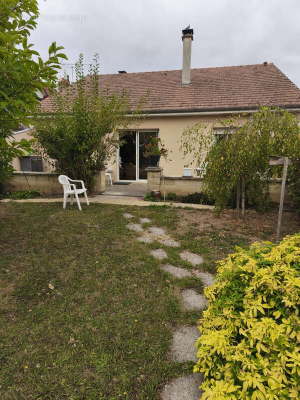 Maison à SAINT-YRIEIX-LA-PERCHE