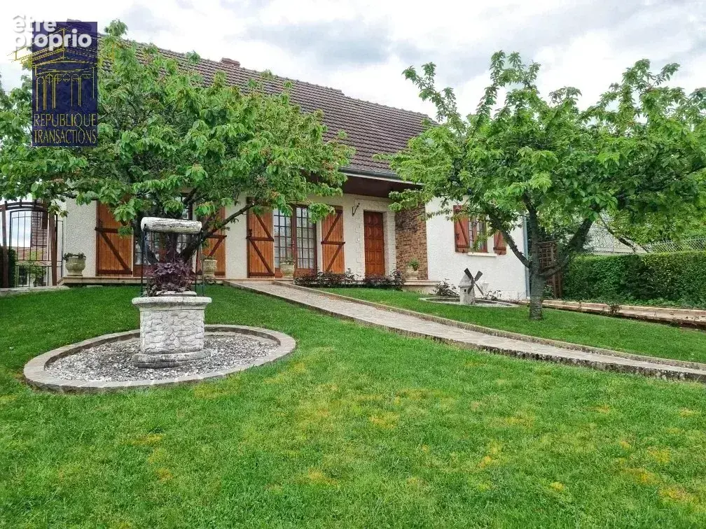 Photo Maison à Arnay-Le-Duc au prix de 239 000€