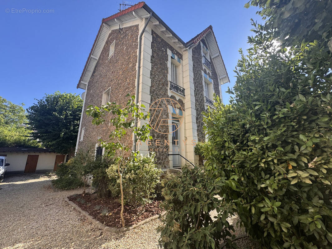 Appartement à LE PERREUX-SUR-MARNE