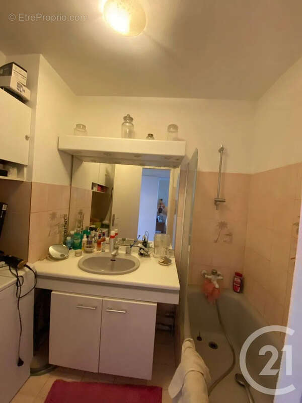 Appartement à MARSEILLE-4E