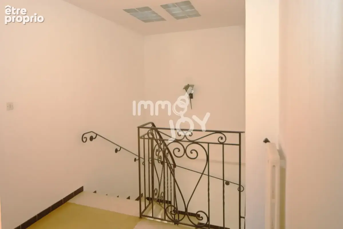 Maison de 103 m2, T5, jusqu'à 4 chambres, sur terrain de 590 m2. - photo 8