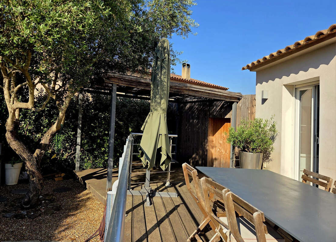 Maison 97 m² à Pierrefeu-Du-Var  - photo 2