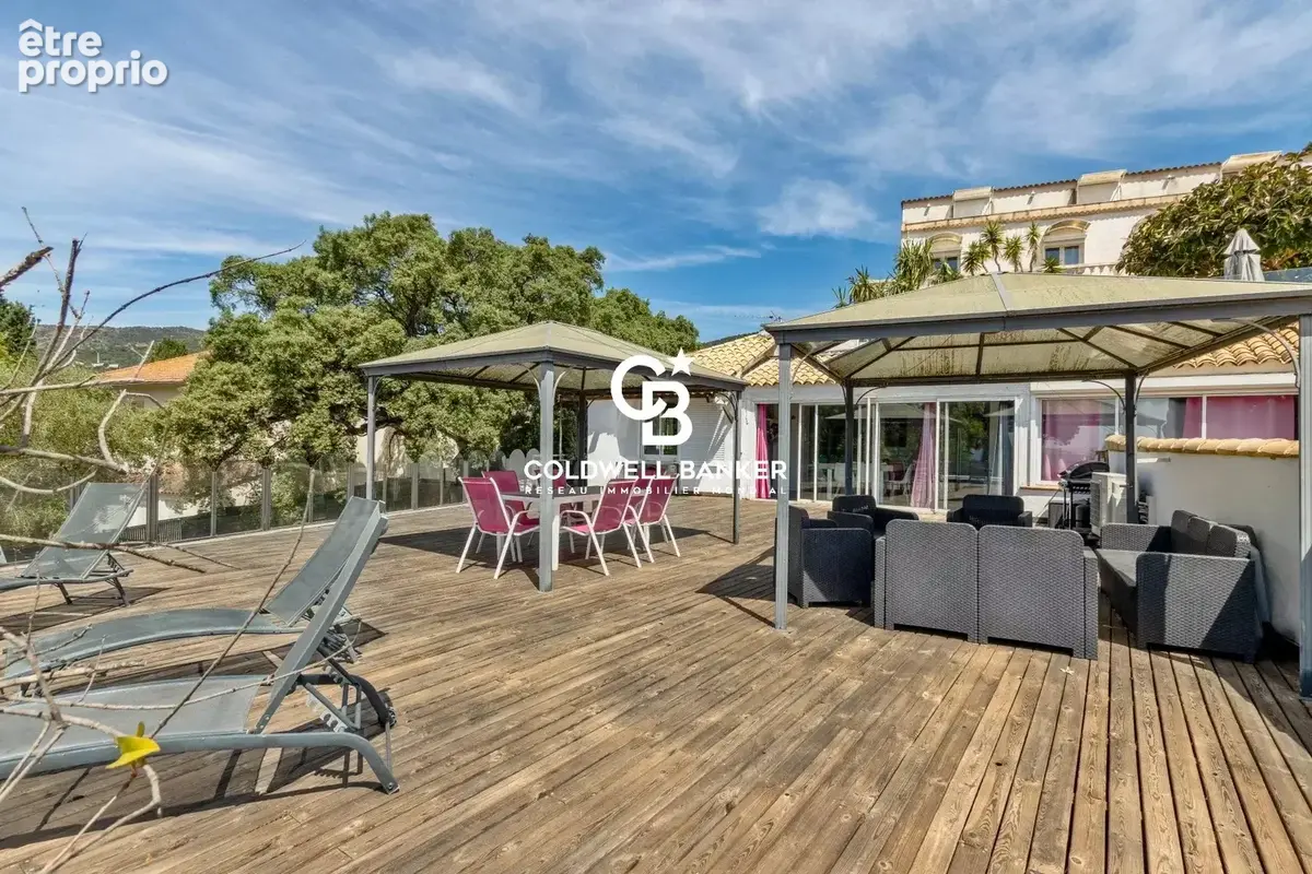 Ensemble immobilier avec vue mer , Piscine et plage à pied - photo 26