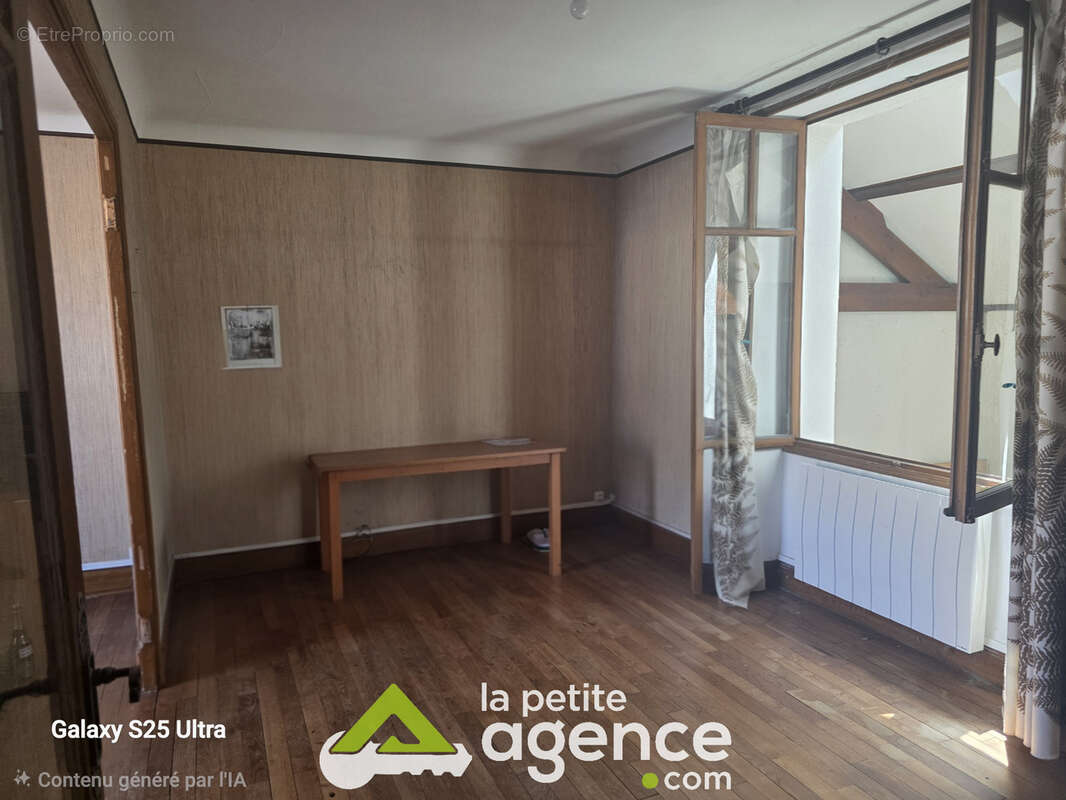 DUN SUR AURON : Maison de plain-pied d'une superficie de 74.6 m2 édifiée sur 262 m2 de terrain environ. - photo 4