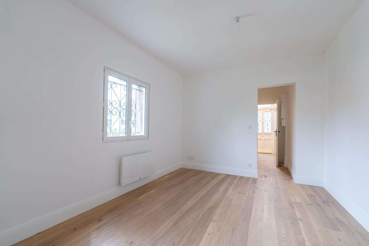 Appartement à VILLE-D'AVRAY