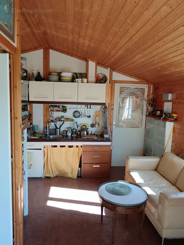 Charmant chalet de 35 m2 avec terrasse couverte - photo 6
