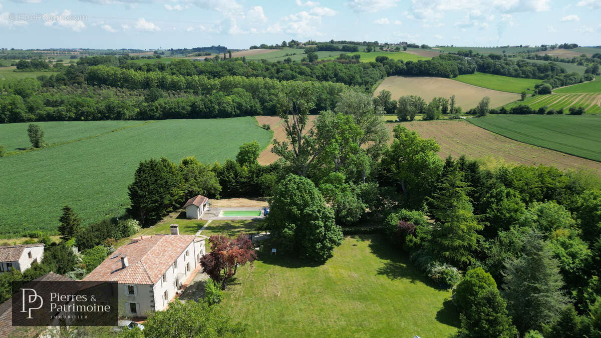 Maison gasconne avec piscine, dépendances dans un joli parc - photo 2