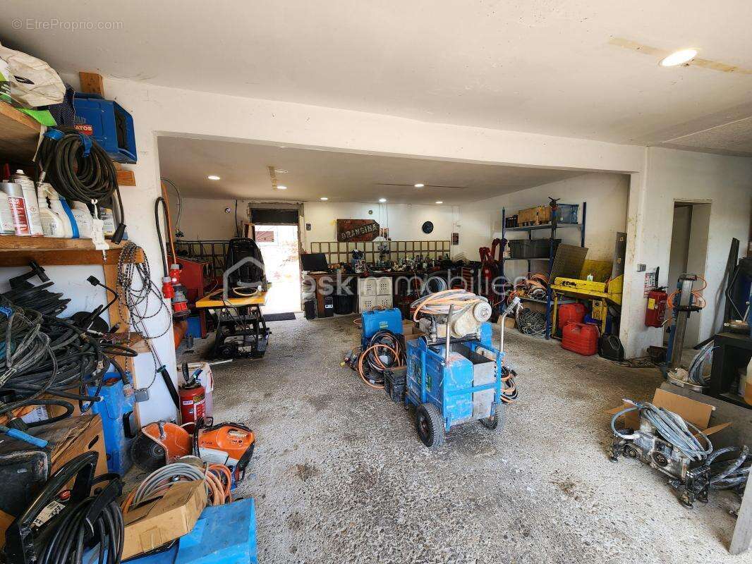 Local commercial + logement de fonction - photo 9