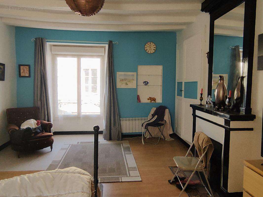 Maison à YZEURES-SUR-CREUSE