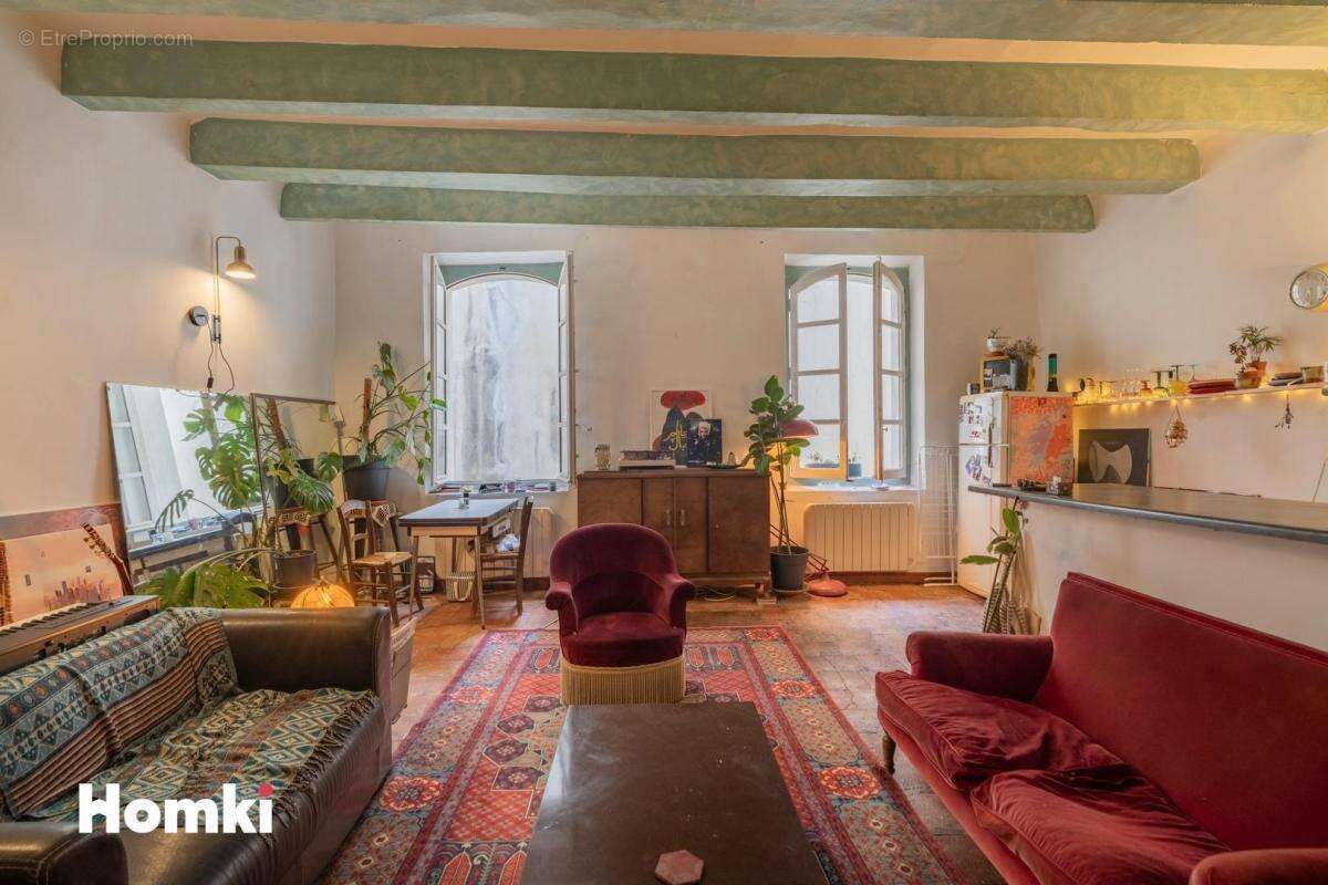 Appartement à MARSEILLE-1E