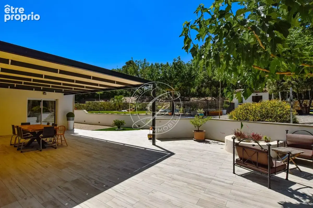 A vendre flayosc - villa  de 225 m2 avec piscine à pieds au village - photo 21