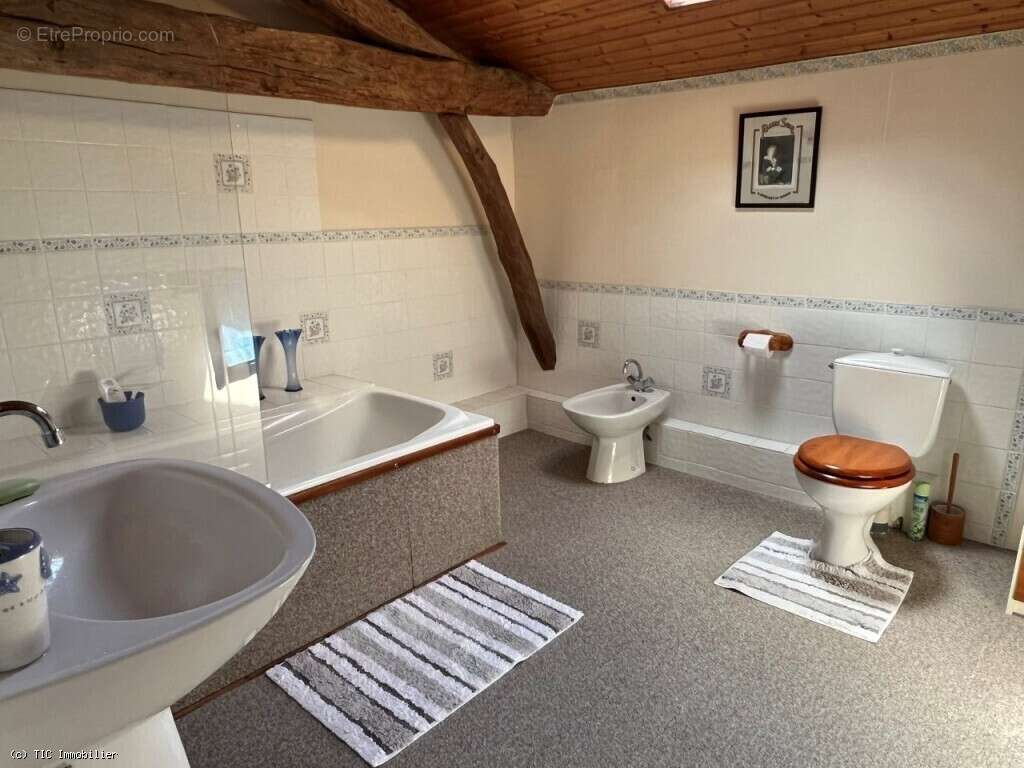 Charmante Maison en Pierre dans un Village Tranquille – Idéale comme Résidence Secondaire - photo 15