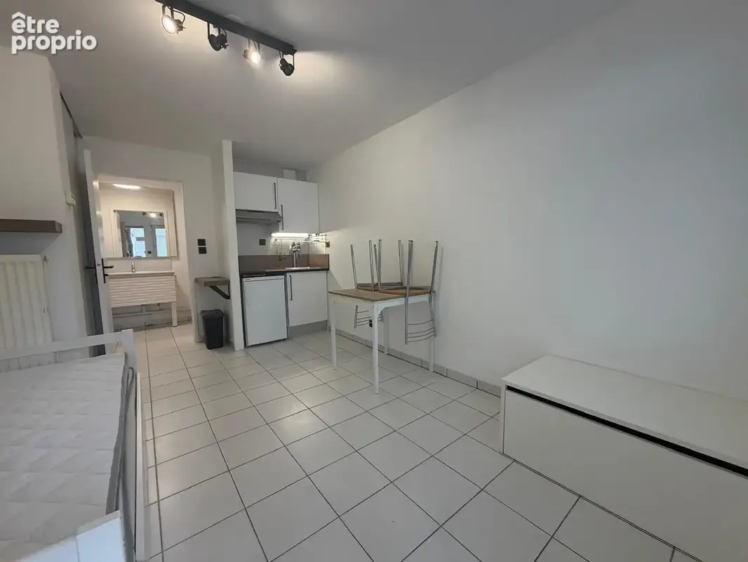 Angers place ney studio libre pour investir ou y vivre - photo 2