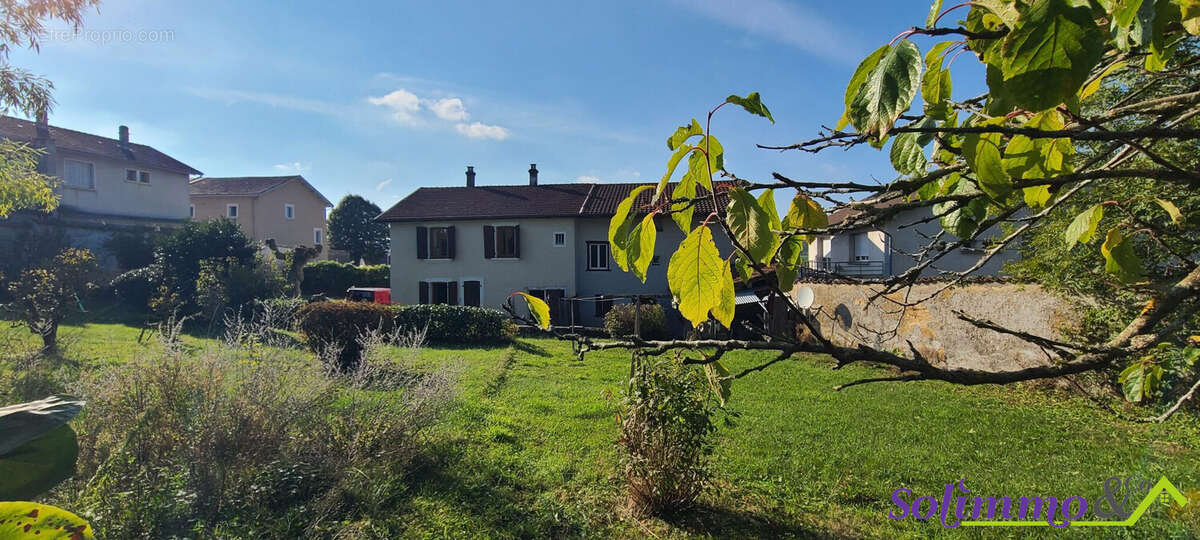 Maison à MONTFERRAT