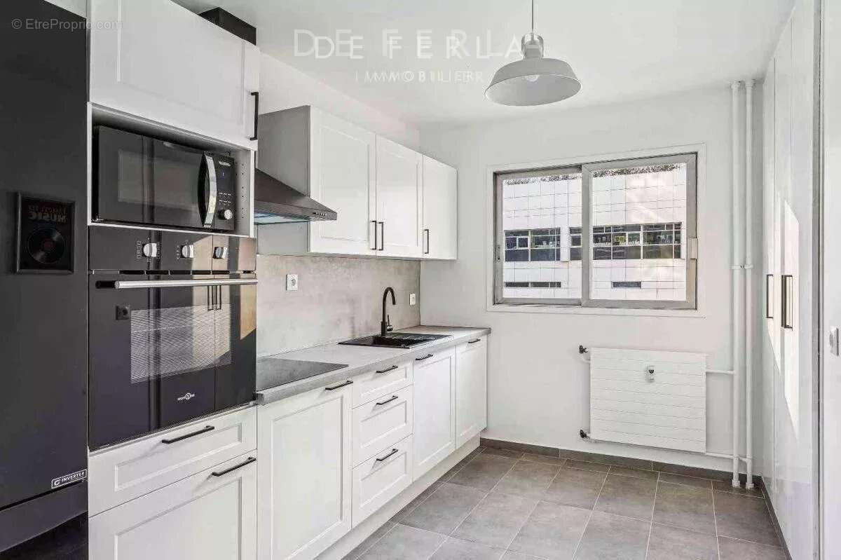 Appartement à PARIS-15E