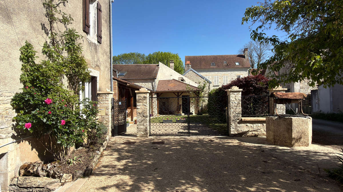 Maison à PRECY-LE-SEC