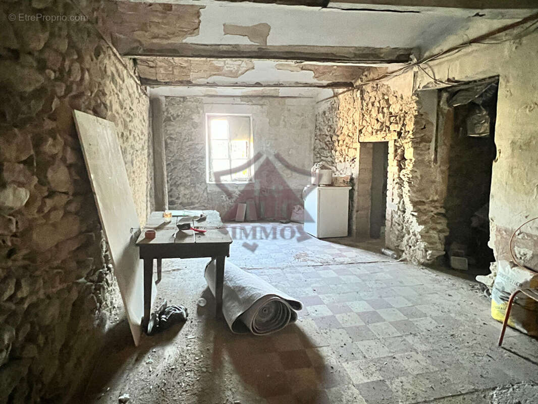 Maison à MOLIERES-SUR-CEZE