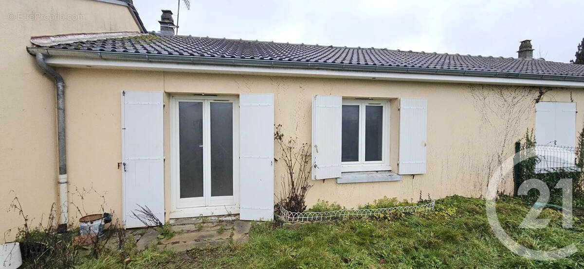 Maison à THIRON-GARDAIS