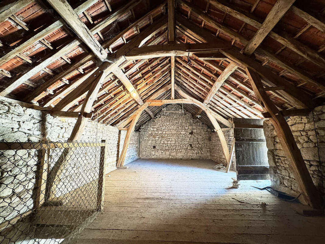 Gros potentiel : Maison à rénover - photo 17