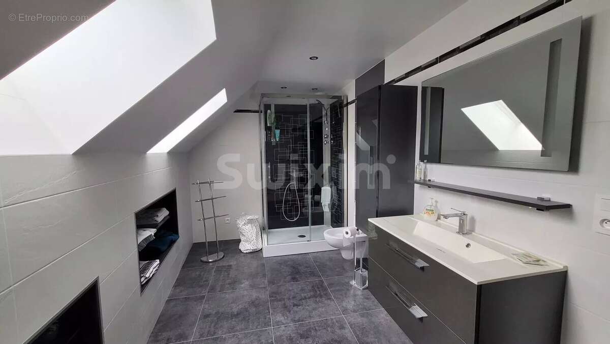 Maison à LONS-LE-SAUNIER