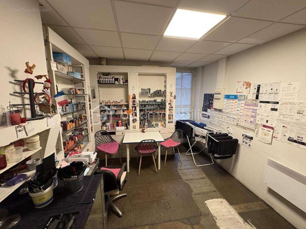 Fonds de commerce d'un salon de coiffure au cœur de Bagnères - photo 4