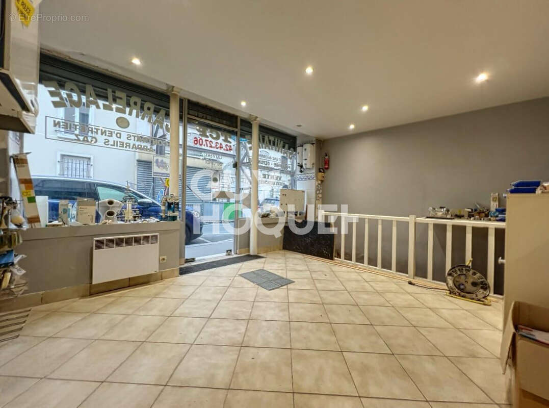 Commerce à SAINT-DENIS