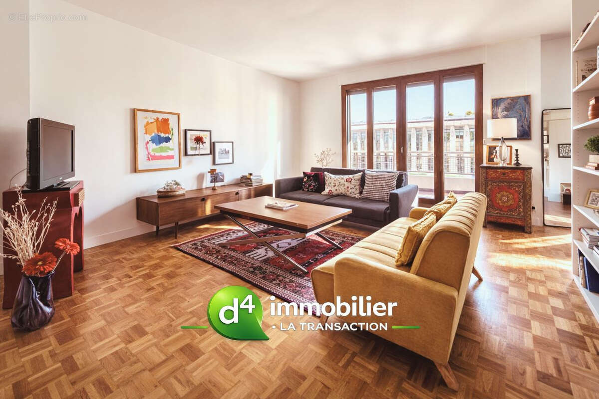 Appartement à MARSEILLE-1E