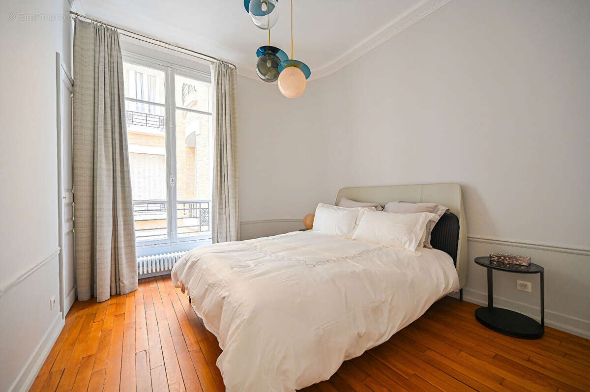 Appartement à PARIS-8E