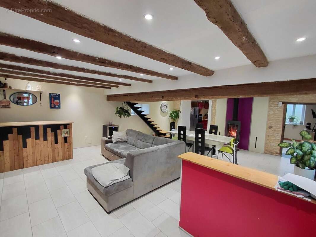 Maison à CHASSENEUIL-SUR-BONNIEURE