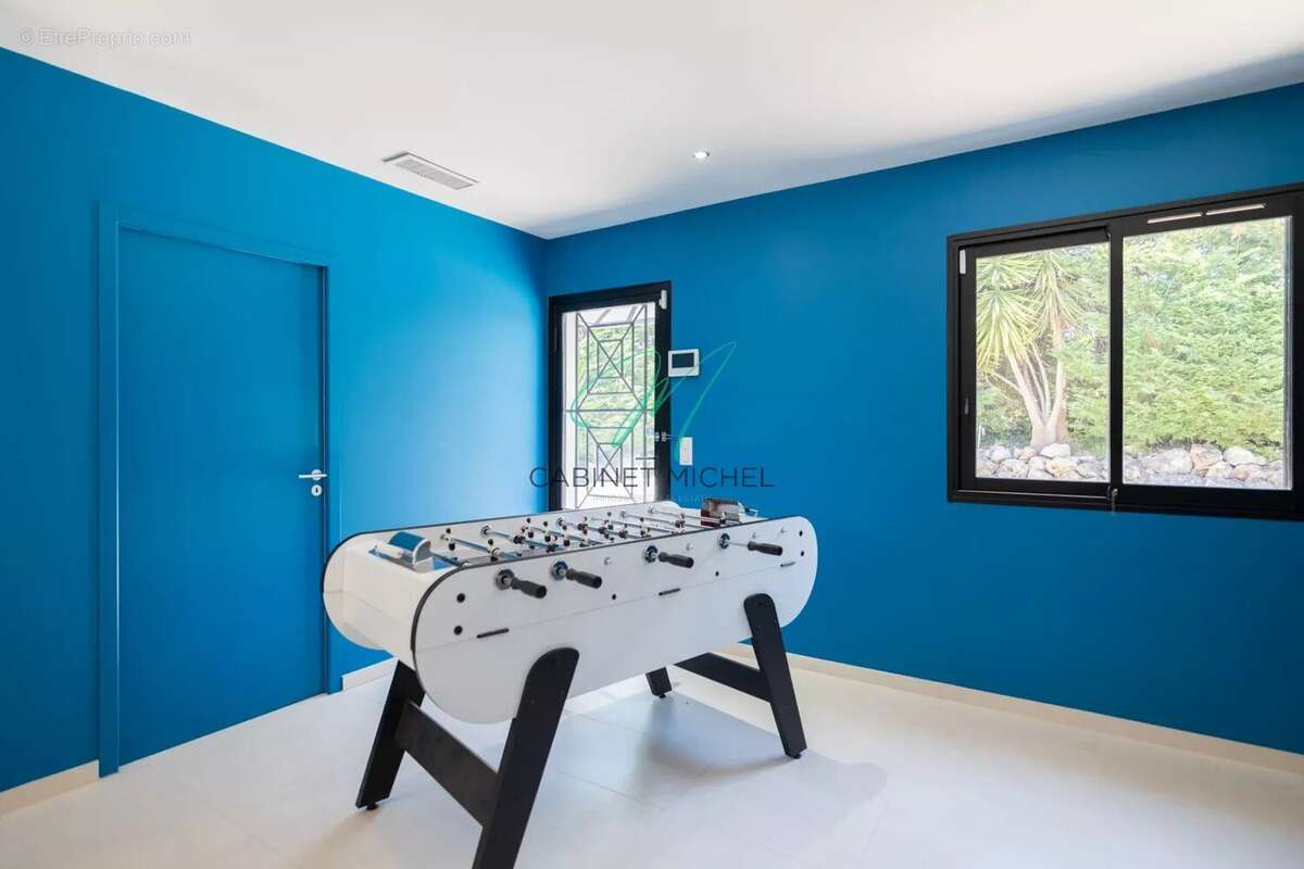 Maison à ROQUEFORT-LES-PINS